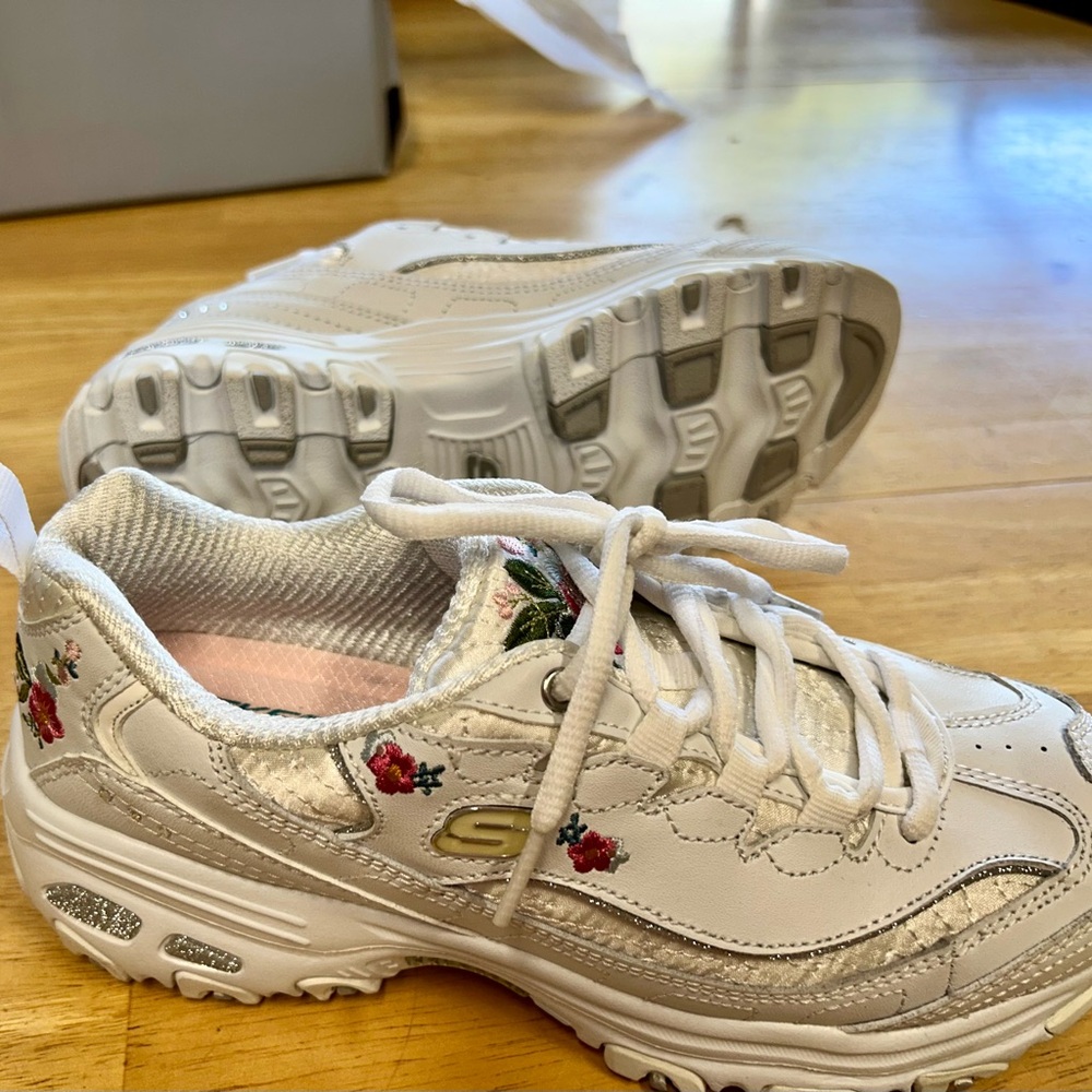Skechers Women’s White Floral Sneakers